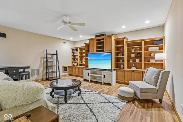 3325 Nottinghill Drive E, Plainfield, IN 46168