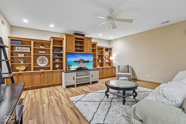 3325 Nottinghill Drive E, Plainfield, IN 46168