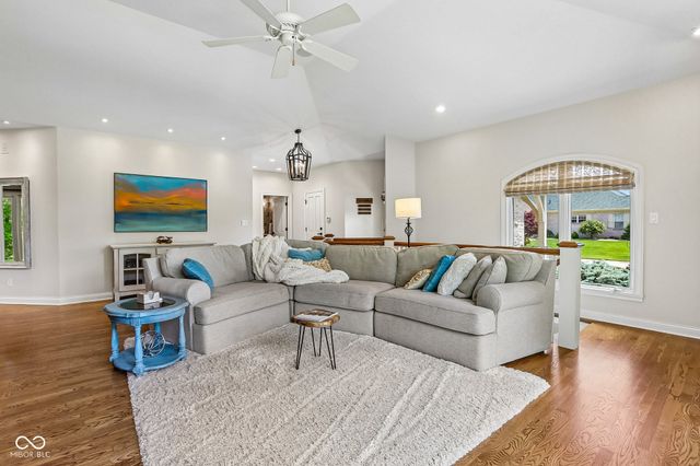 3325 Nottinghill Drive E, Plainfield, IN 46168