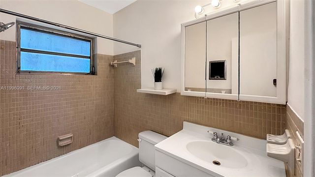 2219 Polk St 8A, Hollywood, FL 33020