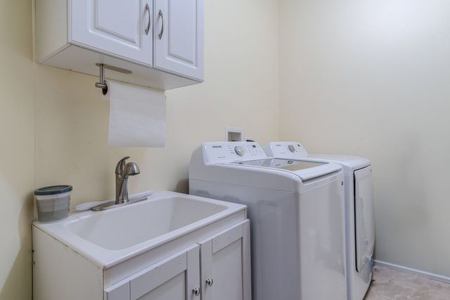 285 Regency Court Unit B Court, Wauconda, IL 60084