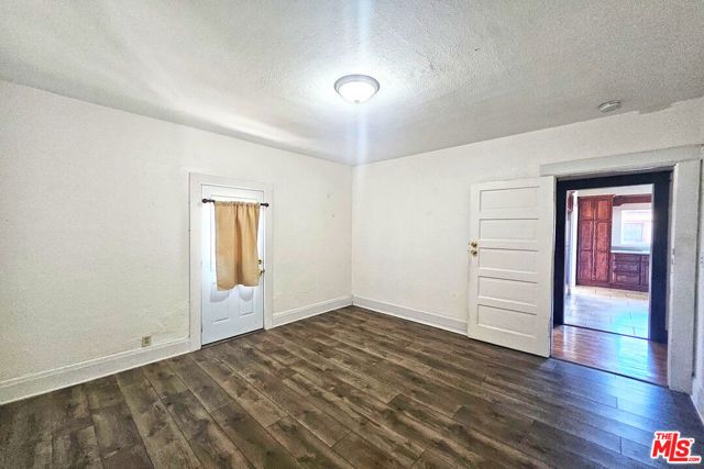 648 N Heliotrope Drive, Los Angeles, CA 90004