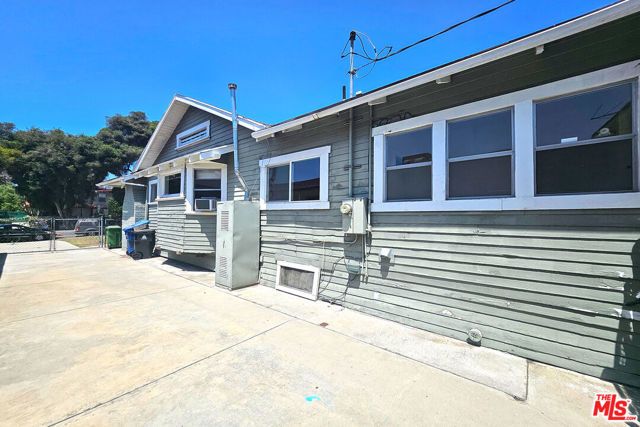 648 N Heliotrope Drive, Los Angeles, CA 90004