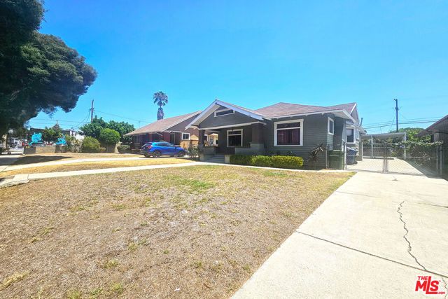 648 N Heliotrope Drive, Los Angeles, CA 90004