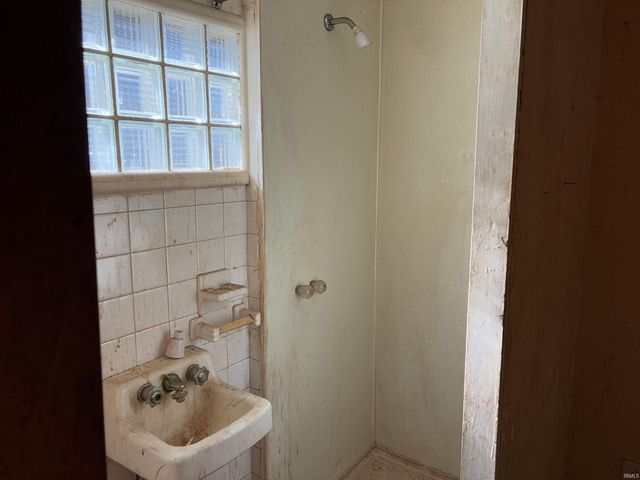 1641 Obrien Street, South Bend, IN 46628