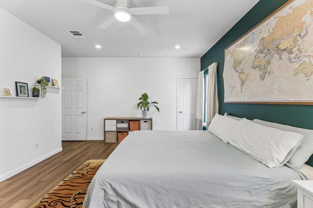 8702 Meridian Oak LN, Austin, TX 78744
