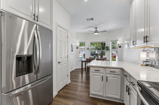 8702 Meridian Oak LN, Austin, TX 78744
