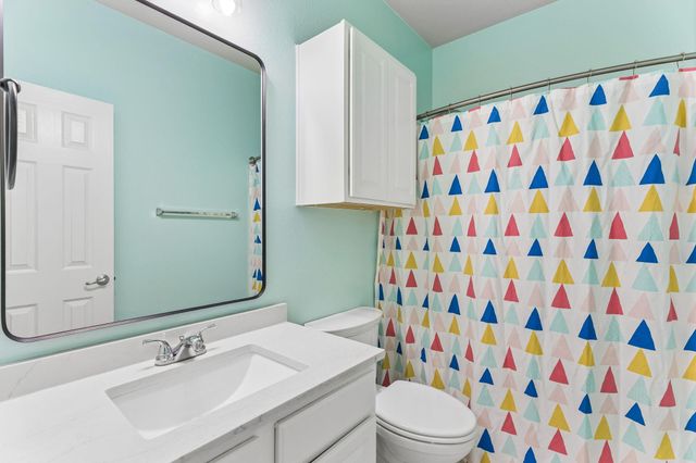 8702 Meridian Oak LN, Austin, TX 78744