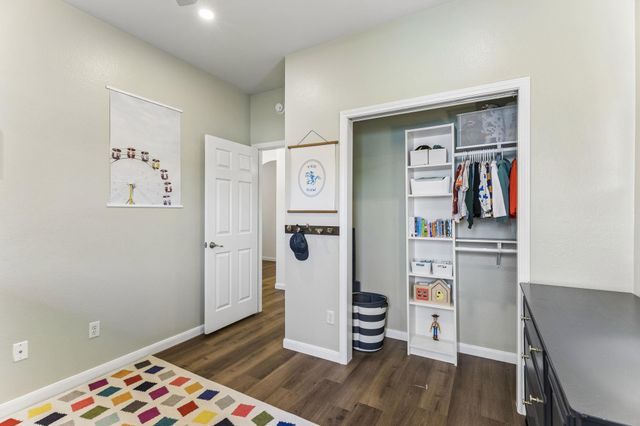 8702 Meridian Oak LN, Austin, TX 78744