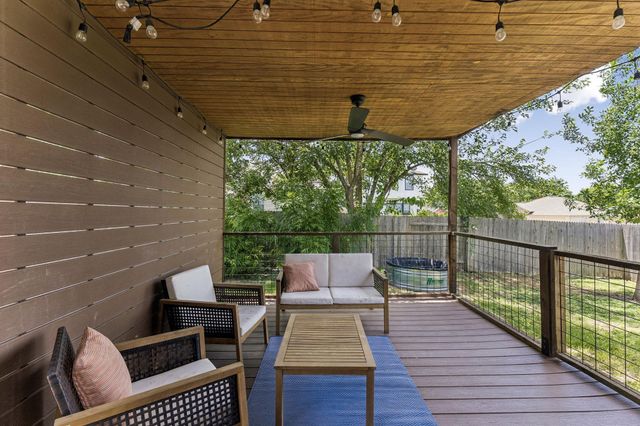 8702 Meridian Oak LN, Austin, TX 78744