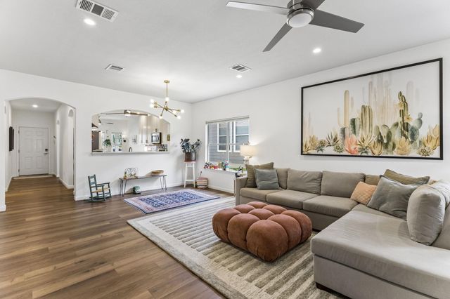 8702 Meridian Oak LN, Austin, TX 78744