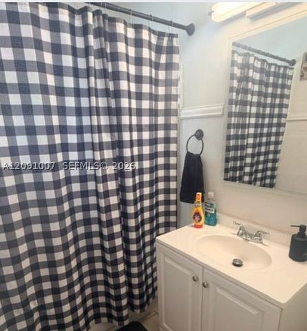 2630 De Soto Dr, Miramar, FL 33023