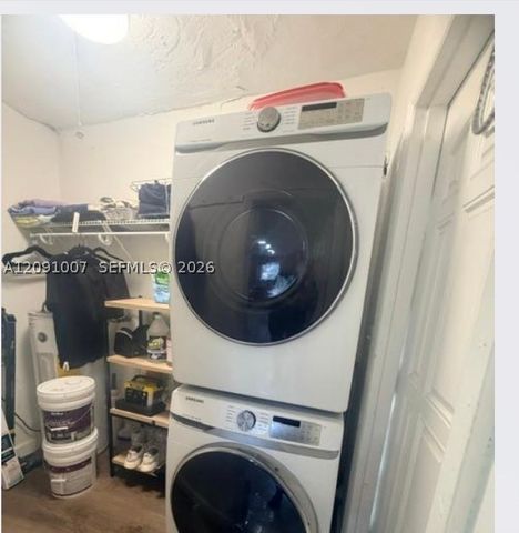 2630 De Soto Dr, Miramar, FL 33023