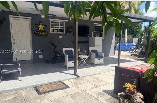 2630 De Soto Dr, Miramar, FL 33023