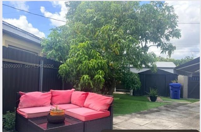 2630 De Soto Dr, Miramar, FL 33023