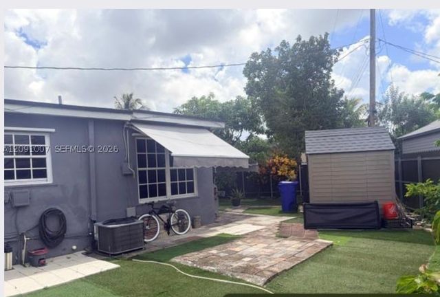 2630 De Soto Dr, Miramar, FL 33023