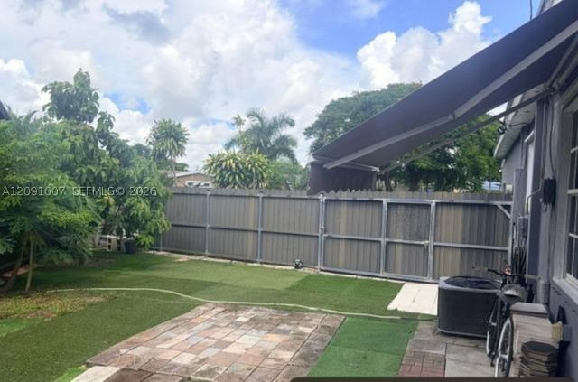 2630 De Soto Dr, Miramar, FL 33023