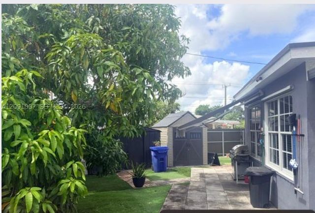 2630 De Soto Dr, Miramar, FL 33023