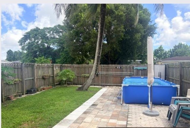 2630 De Soto Dr, Miramar, FL 33023