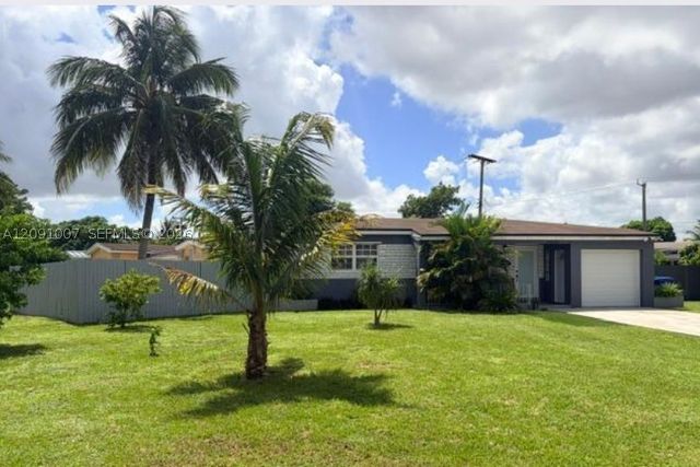 2630 De Soto Dr, Miramar, FL 33023