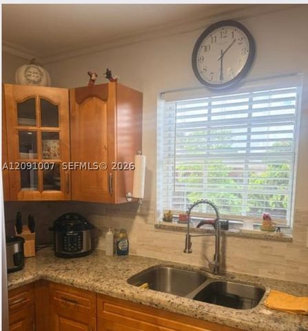 2630 De Soto Dr, Miramar, FL 33023