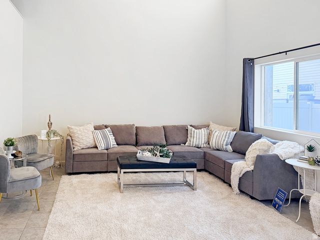 920 W STONEHAVEN DR, North Salt Lake, UT 84054