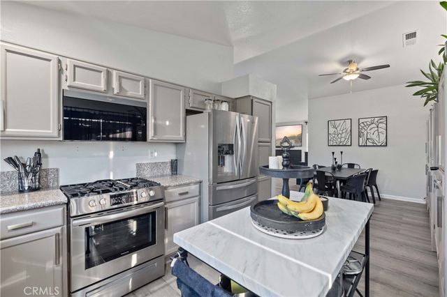 1832 Ivory, Palmdale, CA 93550