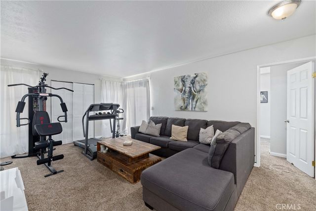 1832 Ivory, Palmdale, CA 93550