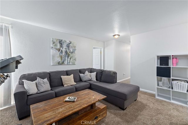 1832 Ivory, Palmdale, CA 93550