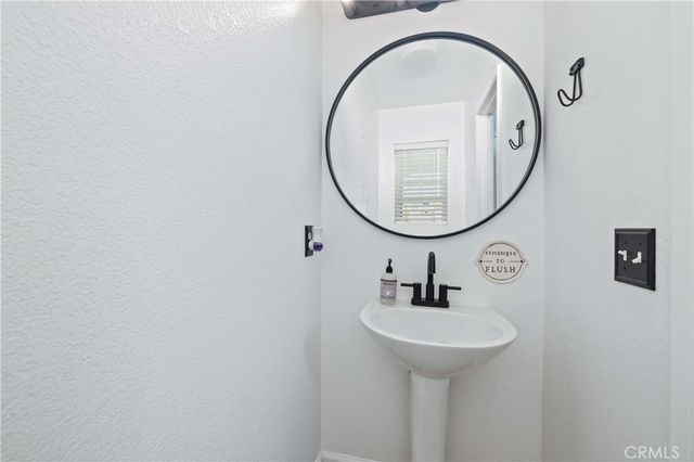 1832 Ivory, Palmdale, CA 93550