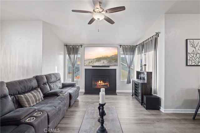 1832 Ivory, Palmdale, CA 93550