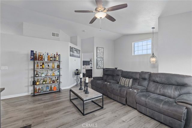 1832 Ivory, Palmdale, CA 93550