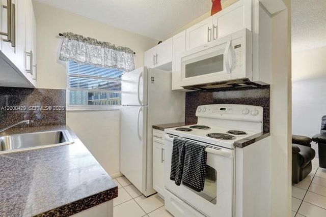 2145 Pierce Street 326, Hollywood, FL 33020