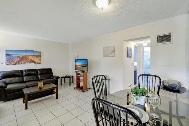 2145 Pierce Street 326, Hollywood, FL 33020