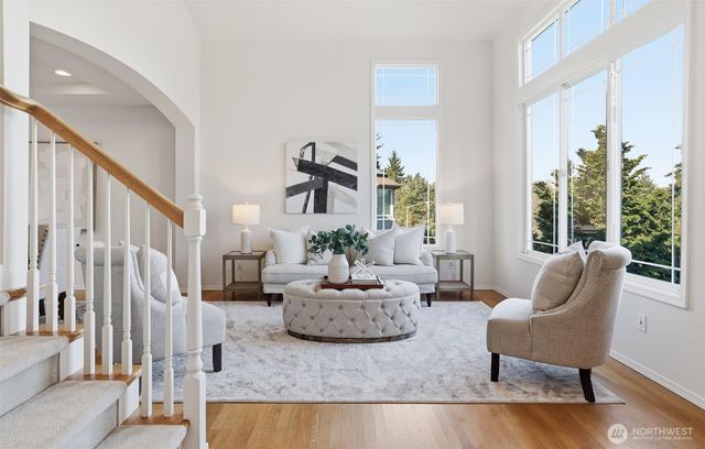 7741 152nd Avenue NE, Redmond, WA 98052