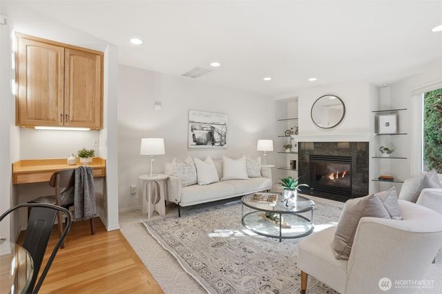 7741 152nd Avenue NE, Redmond, WA 98052