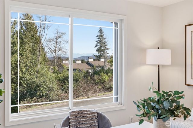 7741 152nd Avenue NE, Redmond, WA 98052