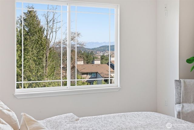 7741 152nd Avenue NE, Redmond, WA 98052