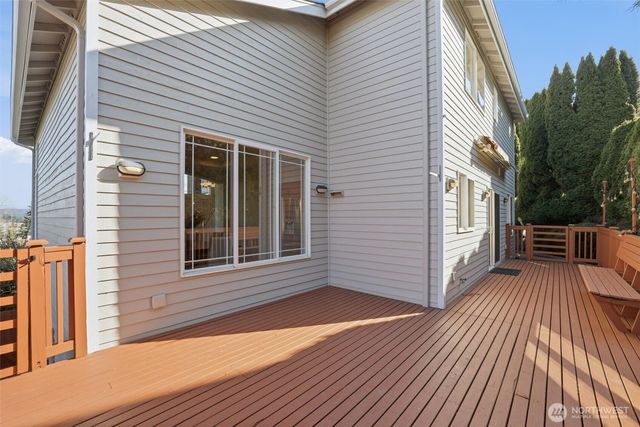 7741 152nd Avenue NE, Redmond, WA 98052