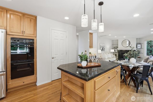 7741 152nd Avenue NE, Redmond, WA 98052