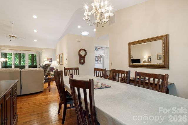 1851 Riverview Court, Hendersonville, NC 28739