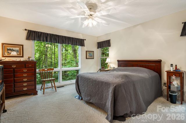 1851 Riverview Court, Hendersonville, NC 28739