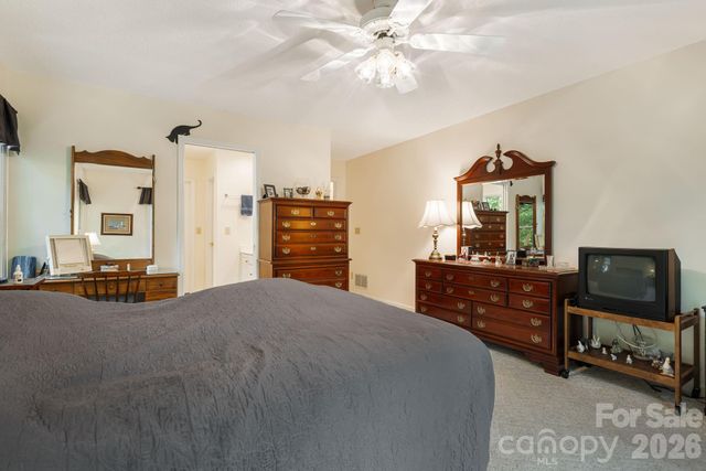 1851 Riverview Court, Hendersonville, NC 28739