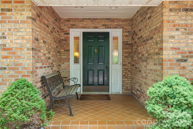 1851 Riverview Court, Hendersonville, NC 28739