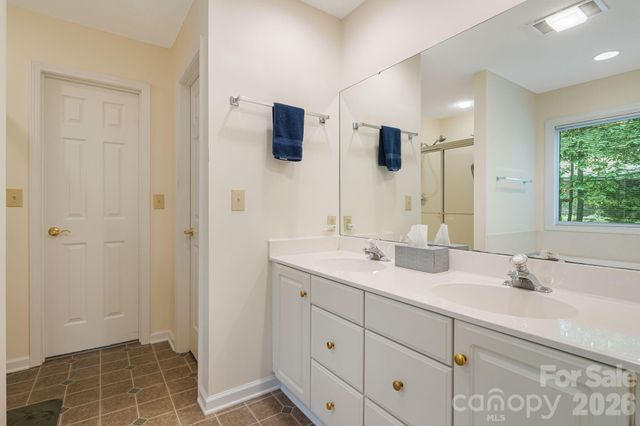 1851 Riverview Court, Hendersonville, NC 28739