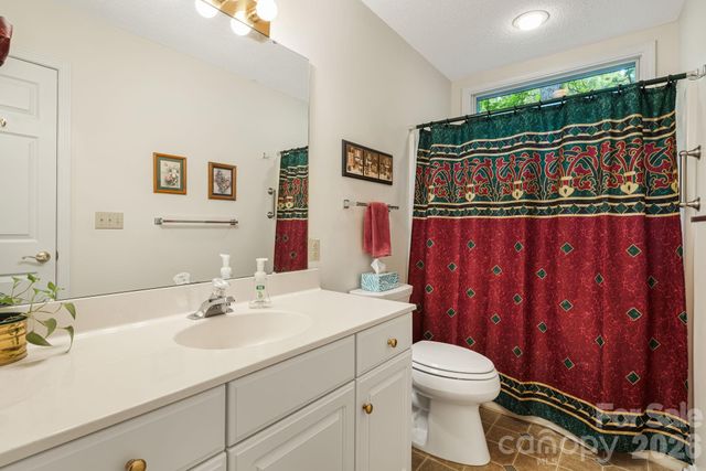1851 Riverview Court, Hendersonville, NC 28739
