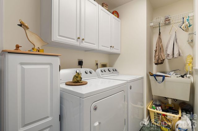 1851 Riverview Court, Hendersonville, NC 28739