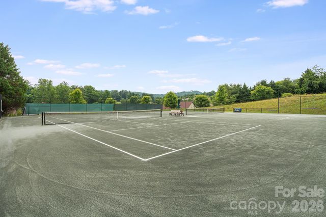 1851 Riverview Court, Hendersonville, NC 28739