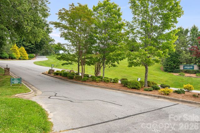 1851 Riverview Court, Hendersonville, NC 28739