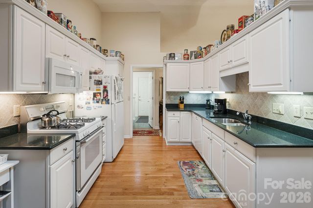 1851 Riverview Court, Hendersonville, NC 28739